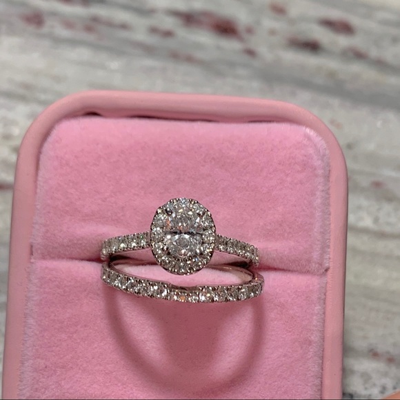 SOLD ✨ Neil Lane wedding Ring Set - Picture 4 of 5